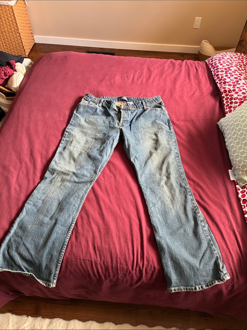 Levi Strauss Denim Stretch, Low Rise, Bootcut Jeans Juniors size 17